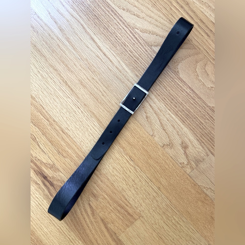 Everlane The Essential Belt - Black - Size Medium incl. Belt Buckle - Silver